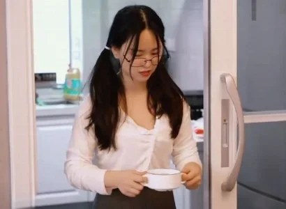 Người phụ nữ bị cha dượng hành hạ